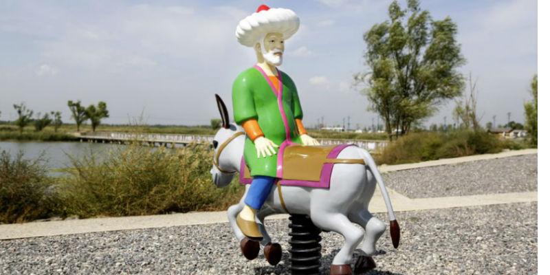Molla Nasreddin the Antimodern (2012). Fibreglass, lacquer paint, steel, 180 × 180 × 80.
