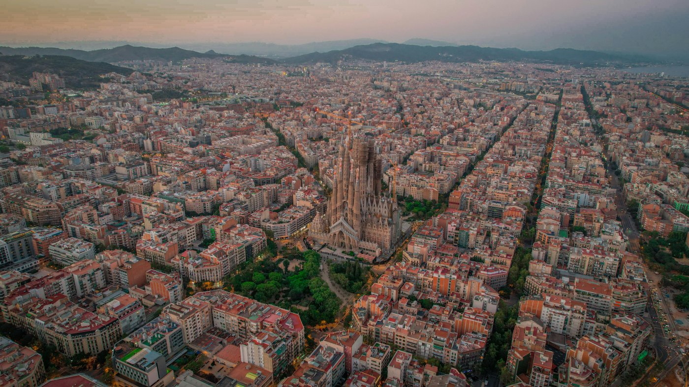 An aerial shot of Barcelona with the cathedral at the centre