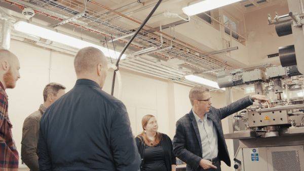 Pointing at machines