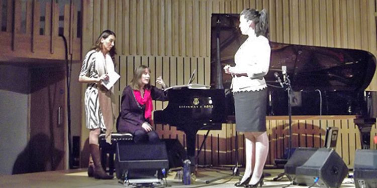 Rosalba Lo Duca (left), Annette Saunders at the piano and soprano singer Maribeth Diggle (right)