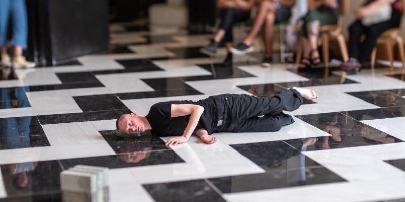 2019 Explain, solo performance as part of the 14th Biennial of Curitiba at the Paraná Public Library. Commissioned by p.ARTE, MAC-PR & Bienal De Curitibia and curated by Fernando Ribeiro, Curitiba, Southern Brazil. Photo Credit: Flávio Ribeir.