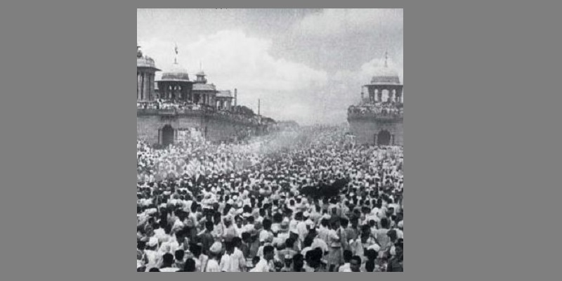 Historial photo of crowd in India-Pakistan