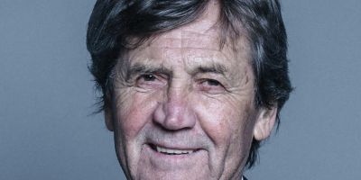 Official portrait of Lord Melvyn Bragg.
Free to use via Wikimedia Commons