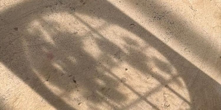 Artwork utilising shadows