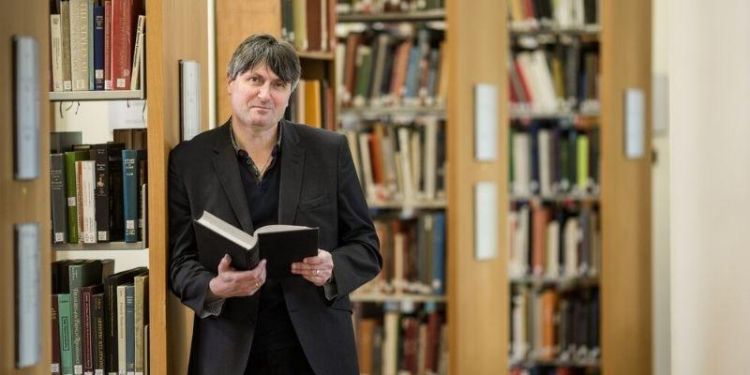 Professor Simon Armitage returns with second series of podcast