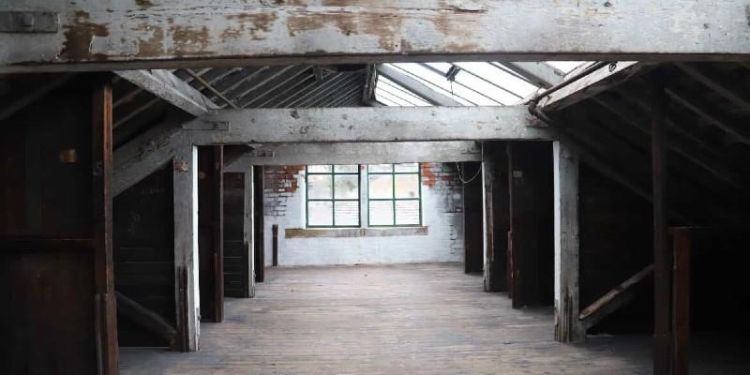 Inside the spinning loft at Sunny Bank Mills