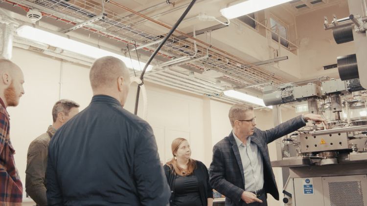 Pointing at machines