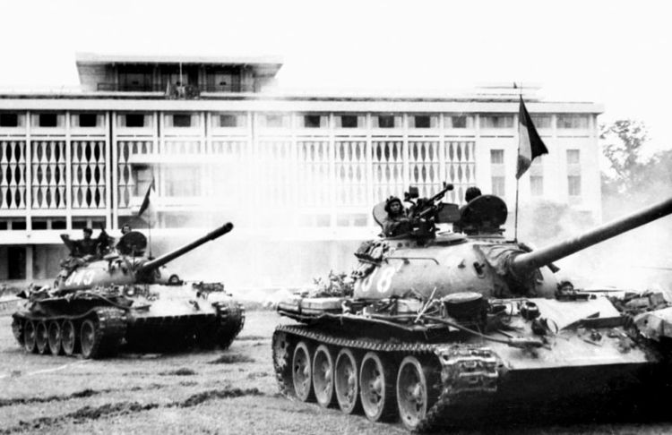 Vietnamese communists in tanks outside what is now the Independence Palace Museum in Ho Chi Minh City