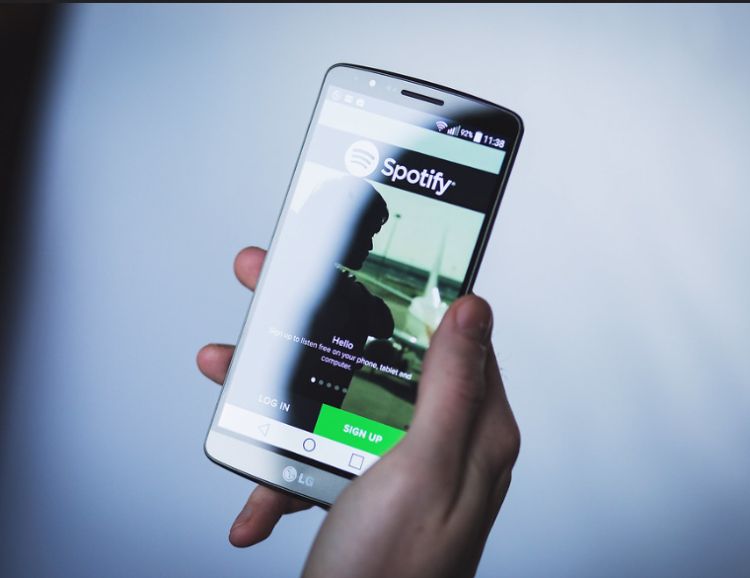 Researcher’s new podcast explores how songs make money