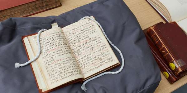 International medieval biblio